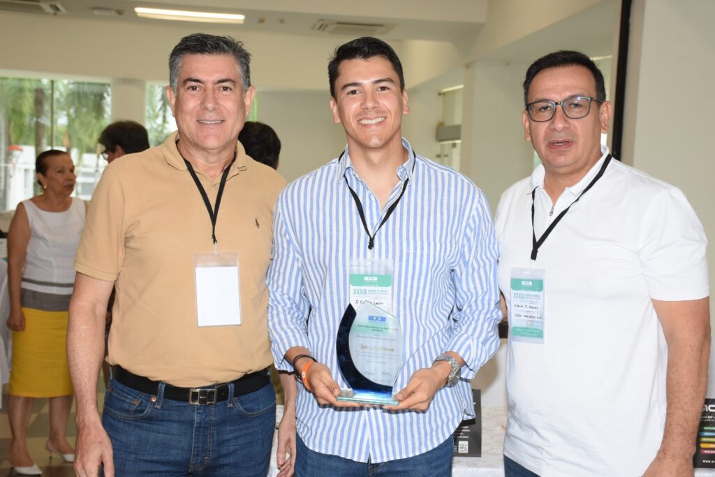 Ricardo León Aguilera, Juan Camilo León Ramírez y Edwin Gómez Tovar.